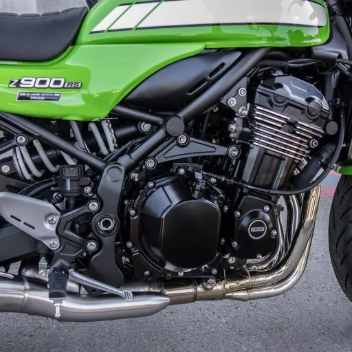 Kawasaki Z900 : les pièces à changer pour un entretien optimal