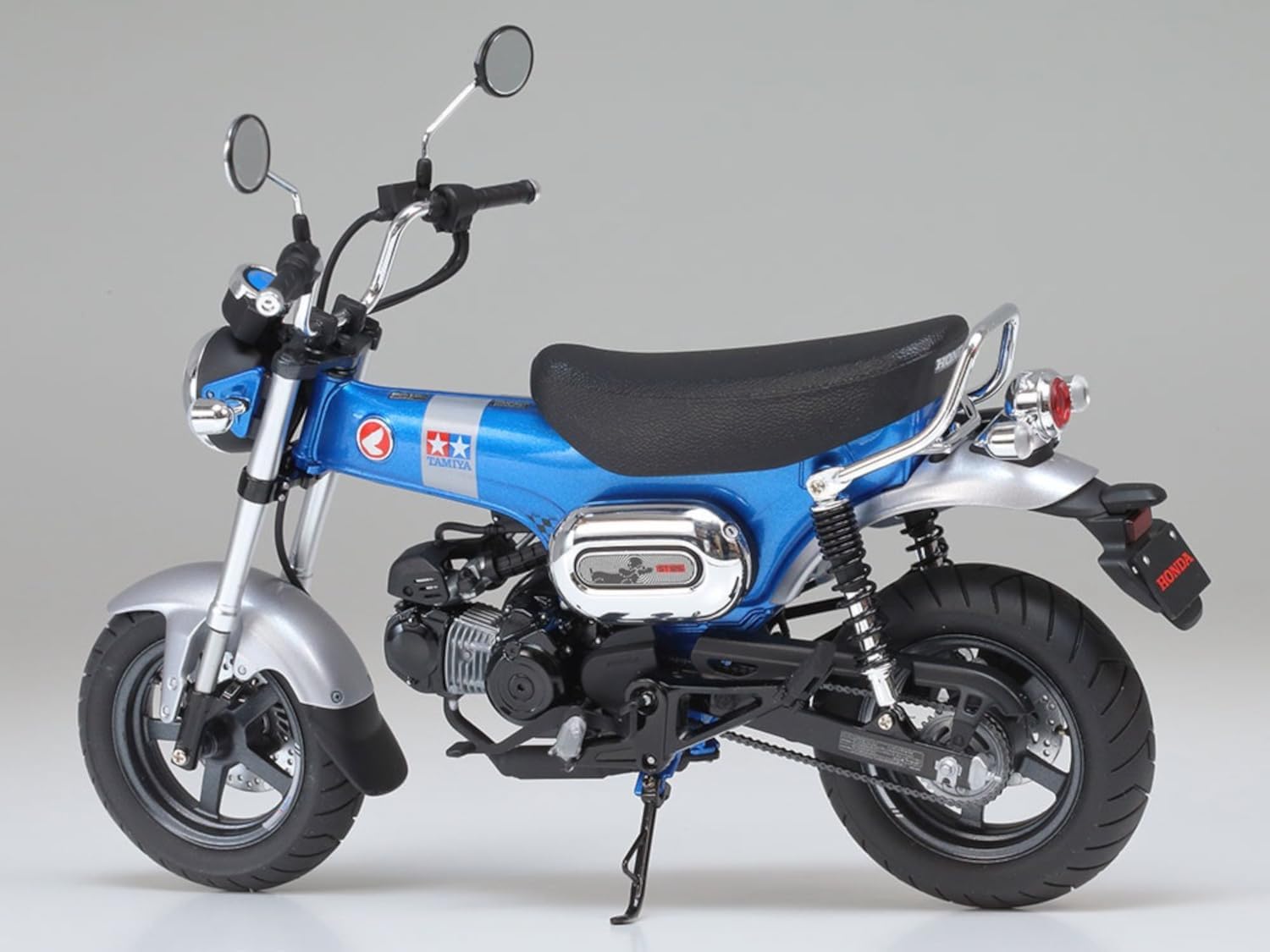 TAMIYA 1:12 Honda DAX 125 Edition - Réplique Fidèle à l'Original, Kit de Construction en Plastique, Bricolage, Modélisme, Assemblage de Moto