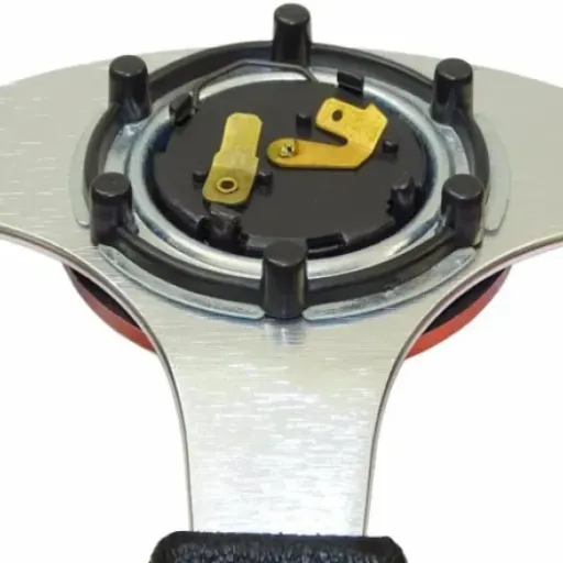Test Volant Sport Universel 13" (Chrome) : le volant tuning pas cher qui fait le job… avec quelques compromis