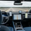 Quelle appli de navigation choisir en 2026 : Waze, Google Maps, Apple Plans ou GPS intégré